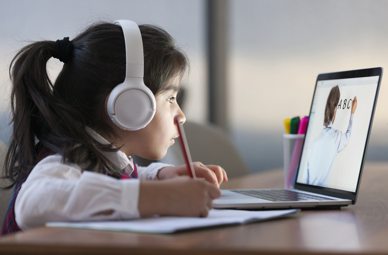 Distance Learning Strategies for Parents